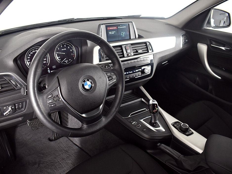 BMW 1 серии 1.5 АКПП, 2018, 74 000 км фото 4