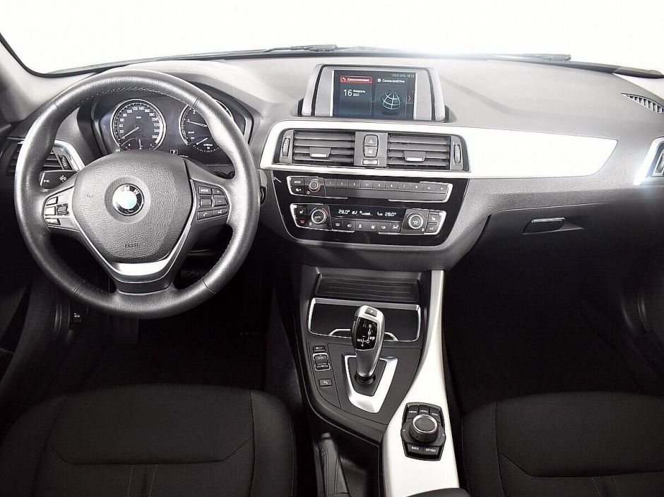 BMW 1 серии 1.5 АКПП, 2018, 74 000 км фото 5