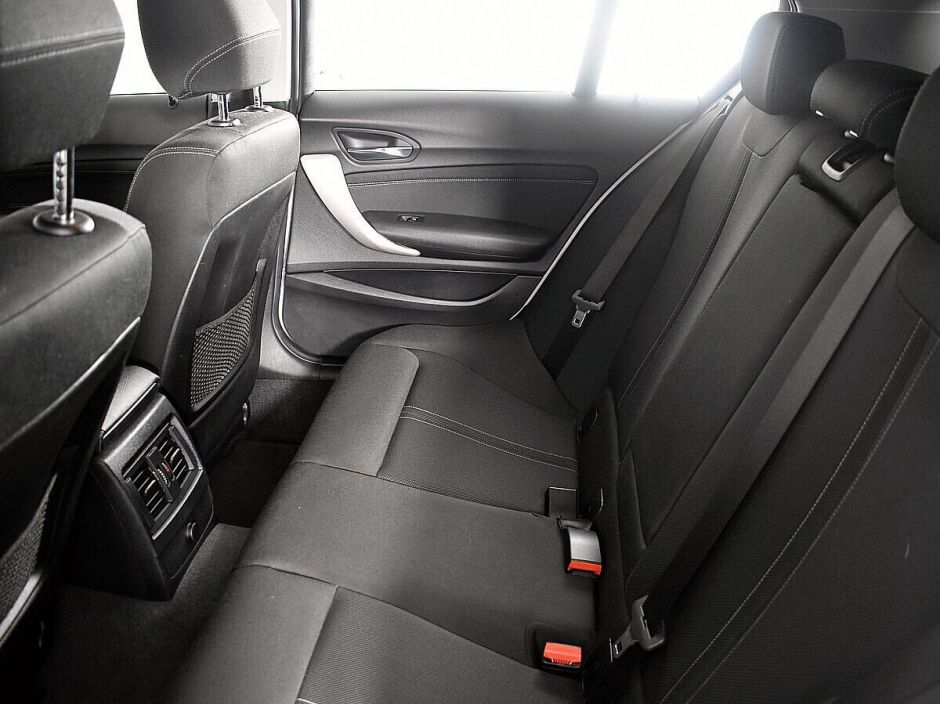 BMW 1 серии 1.5 АКПП, 2018, 74 000 км фото 6