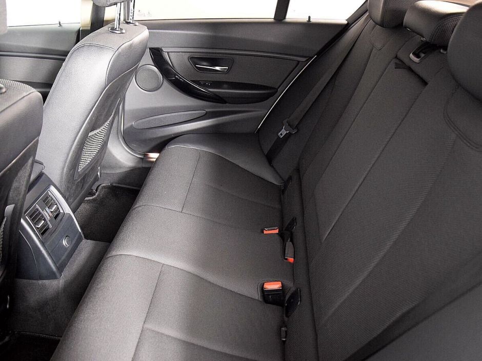 BMW 3 серии 1.5 АКПП, 2016, 88 000 км фото 7