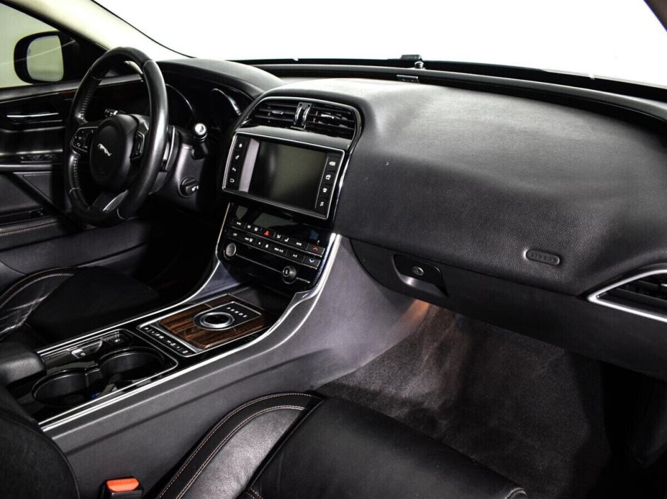 Jaguar XE 2.0 АКПП, 2015, 101 000 км фото 5