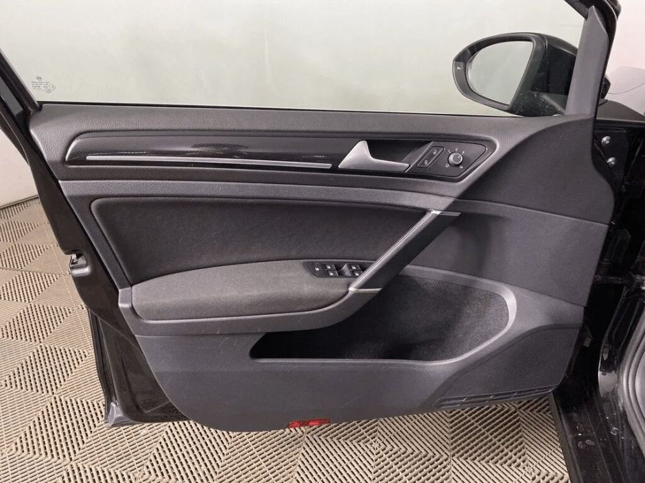 Volkswagen Golf 1.6 АКПП, 2016, 98 000 км фото 3