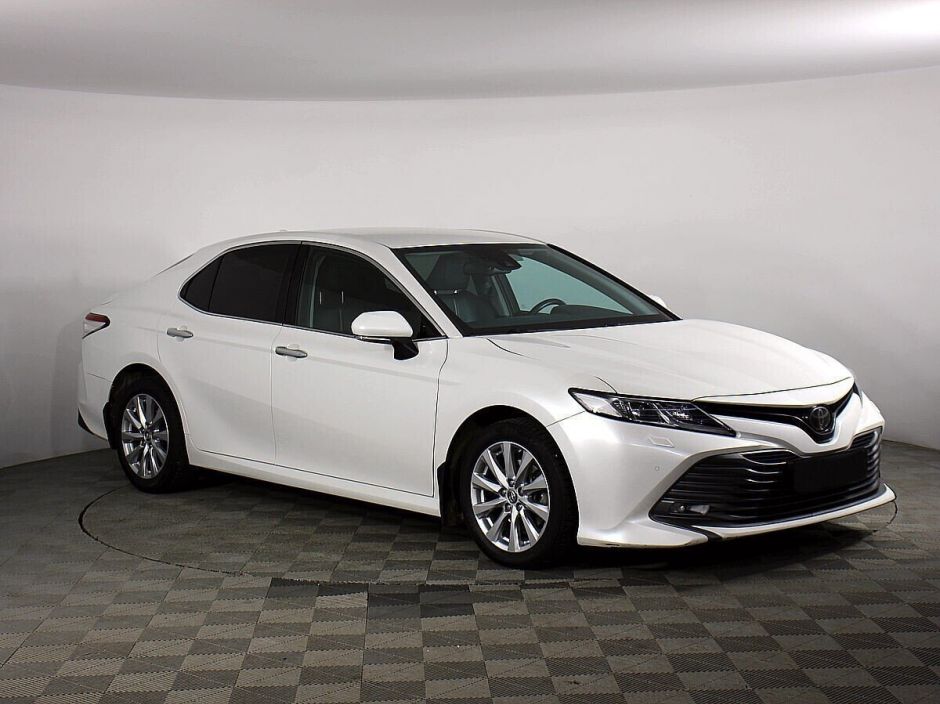 Toyota Camry 2.5 АКПП, 2018, 67 000 км фото 3