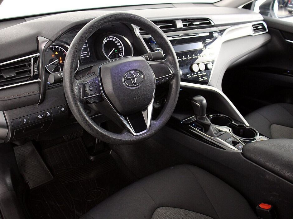 Toyota Camry 2.0 АКПП, 2019, 51 000 км фото 3