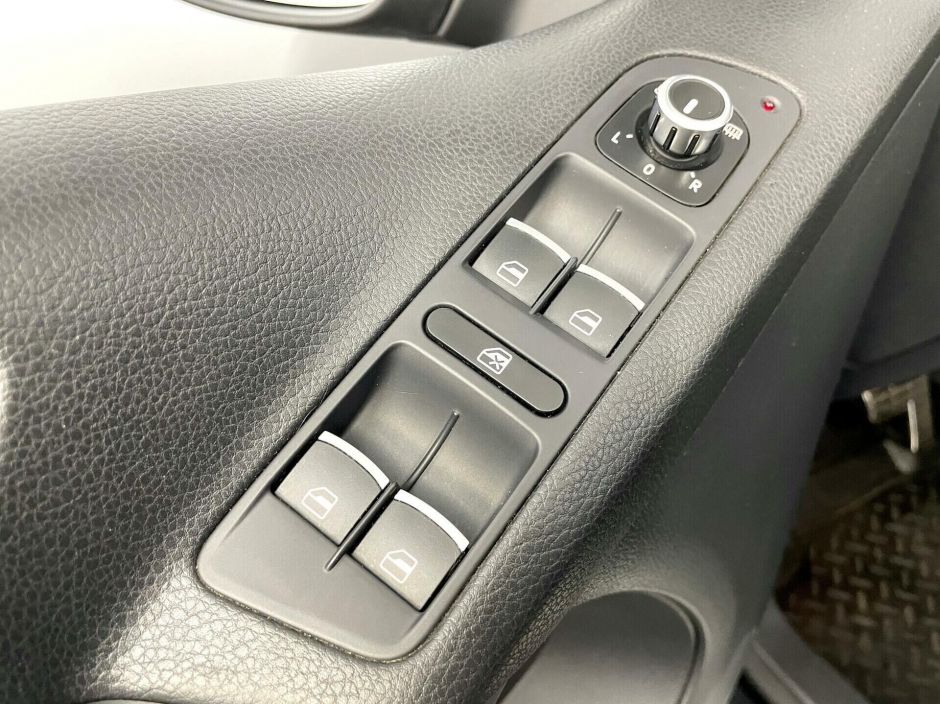 Volkswagen Tiguan 2.0 АКПП, 2013, 129 000 км фото 3