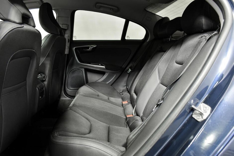 Volvo S60 2.5 АКПП, 2014, 120 000 км фото 6