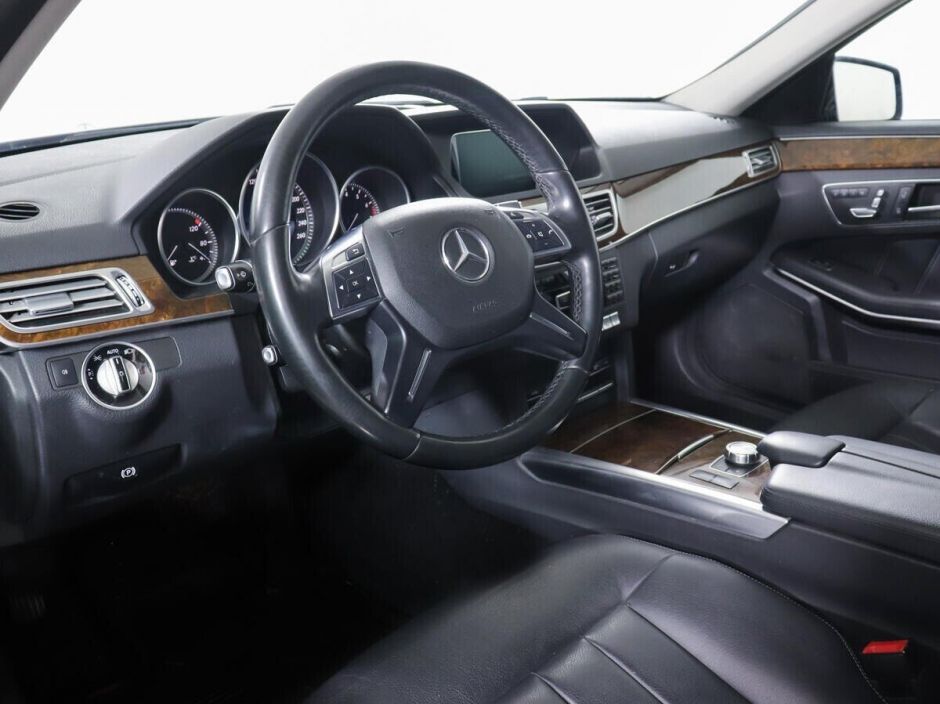 Mercedes-Benz E-Класс 3.5 АКПП, 2015, 106 000 км фото 5