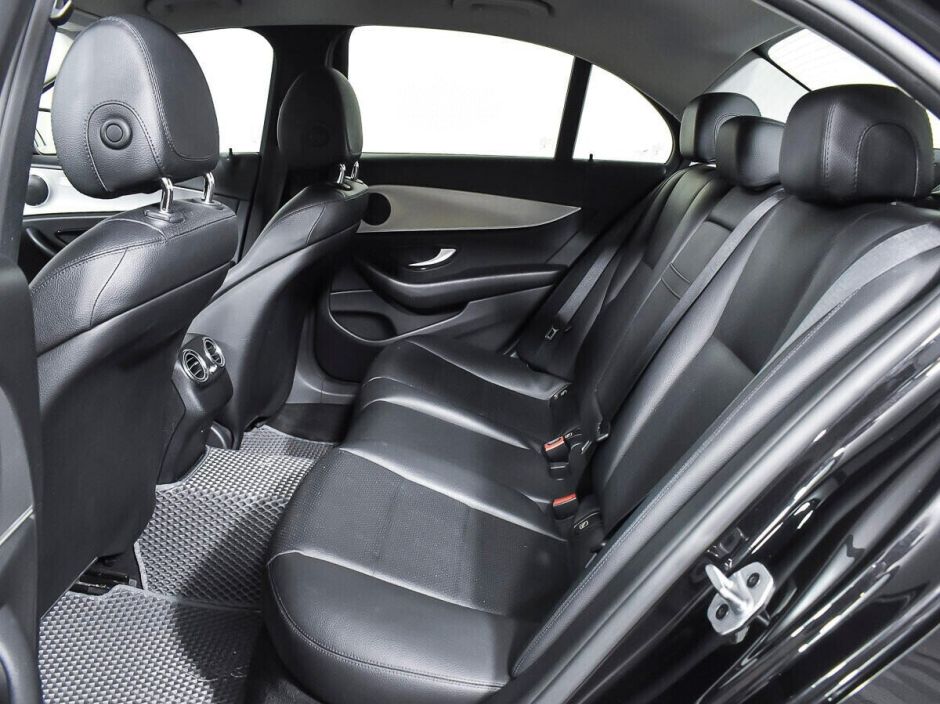 Mercedes-Benz E-Класс 2.0 АКПП, 2018, 64 000 км фото 12