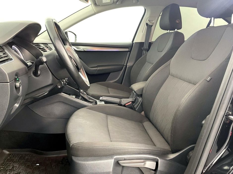 Skoda Octavia 1.8 РКПП, 2018, 74 000 км фото 3