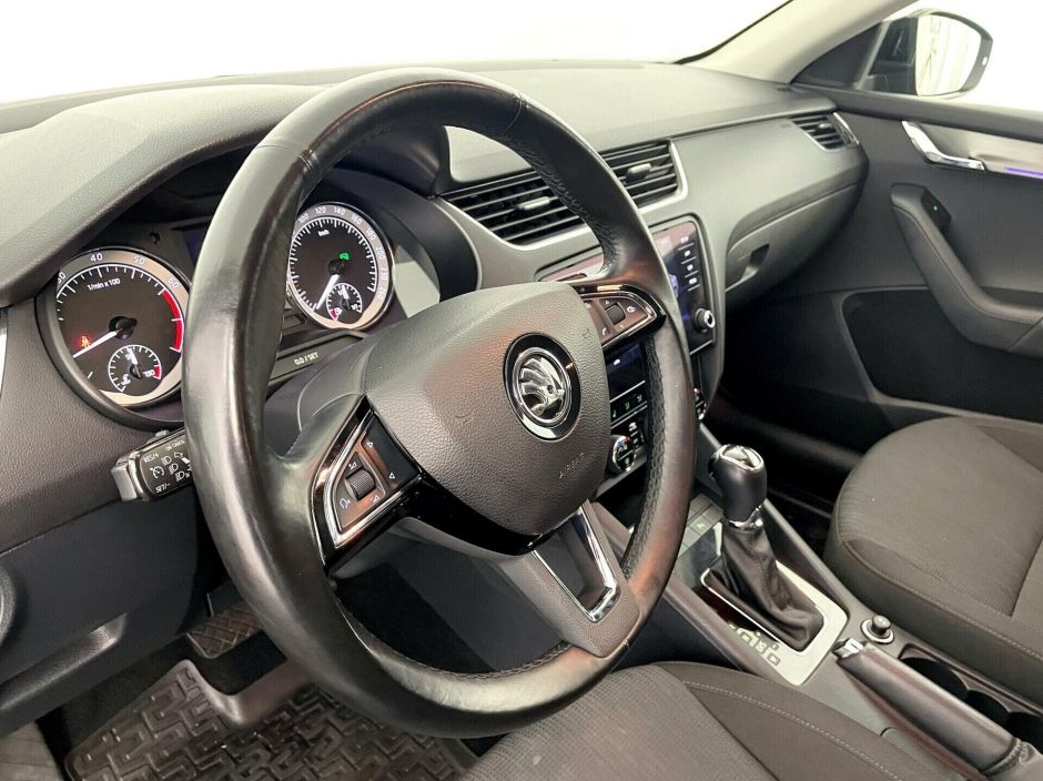Skoda Octavia 1.8 РКПП, 2018, 74 000 км фото 4