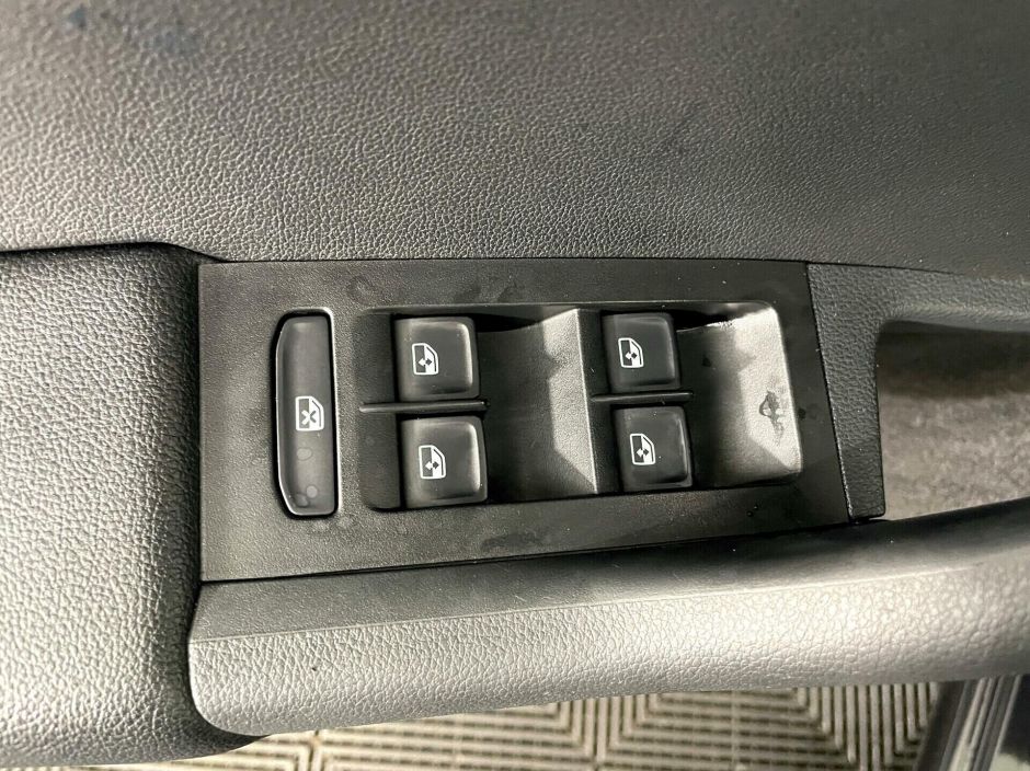 Skoda Octavia 1.8 РКПП, 2018, 59 000 км фото 12