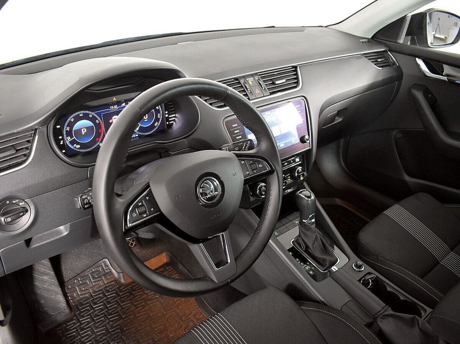 Skoda Octavia 1.5 РКПП, 2019, 50 000 км фото 4