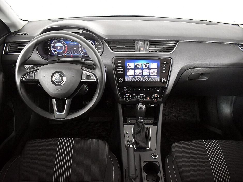 Skoda Octavia 1.5 РКПП, 2019, 50 000 км фото 5