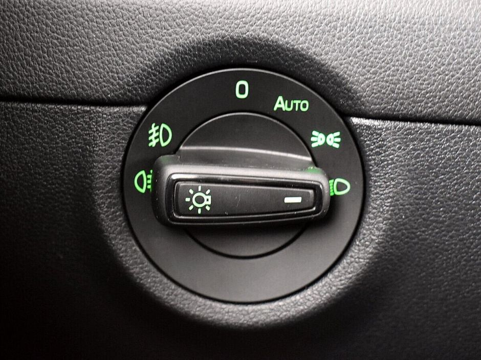 Skoda Octavia 1.5 РКПП, 2019, 50 000 км фото 8