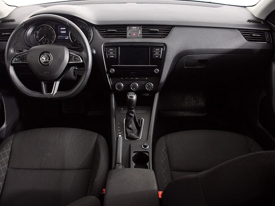 Skoda Octavia 1.6 АКПП, 2019, 47 000 км фото 5