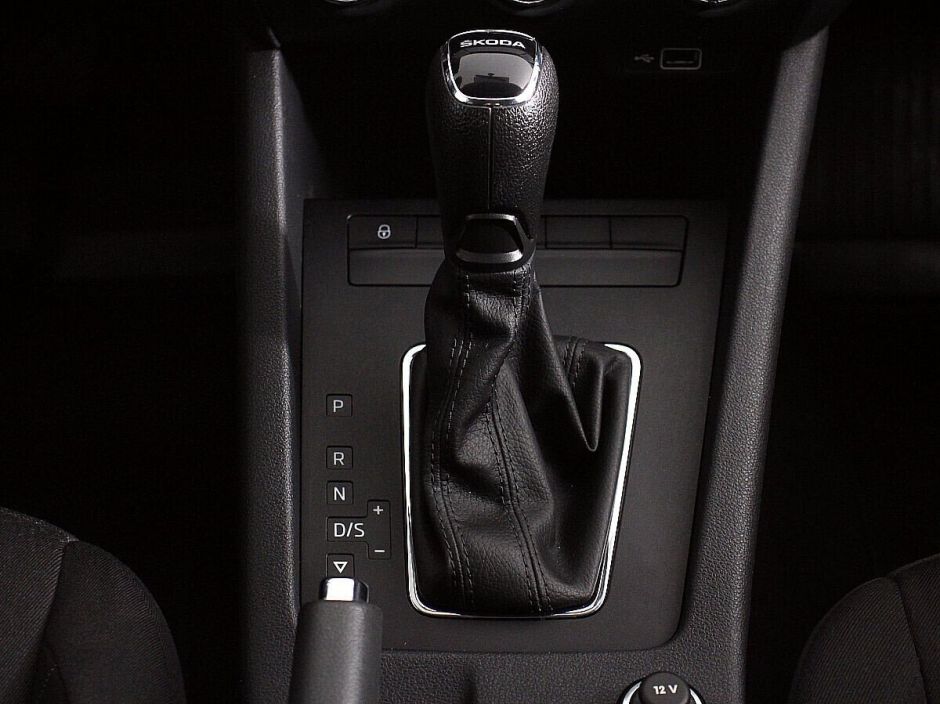 Skoda Octavia 1.6 АКПП, 2019, 47 000 км фото 8