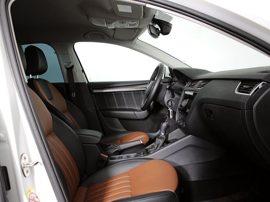 Skoda Octavia 1.8 РКПП, 2019, 56 000 км фото 8