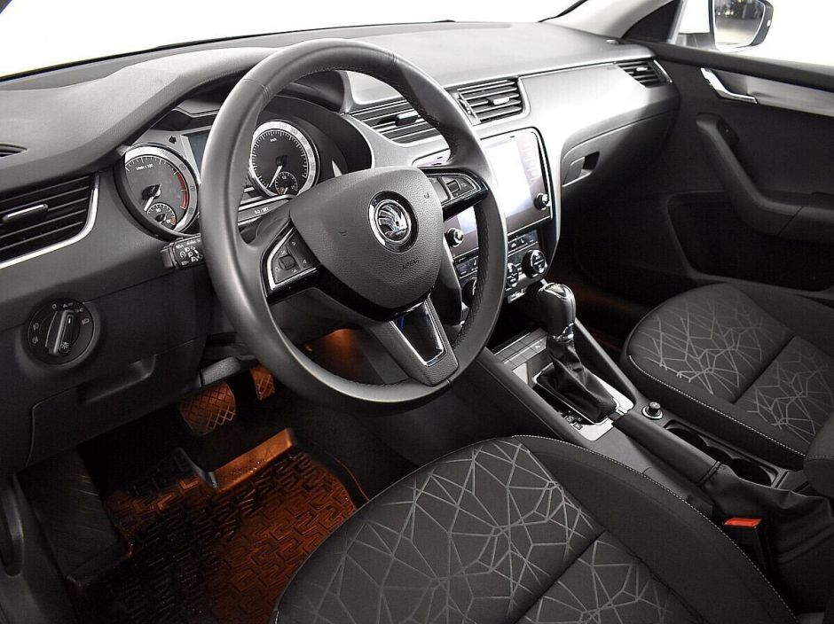 Skoda Octavia 1.4 РКПП, 2020, 42 000 км фото 5