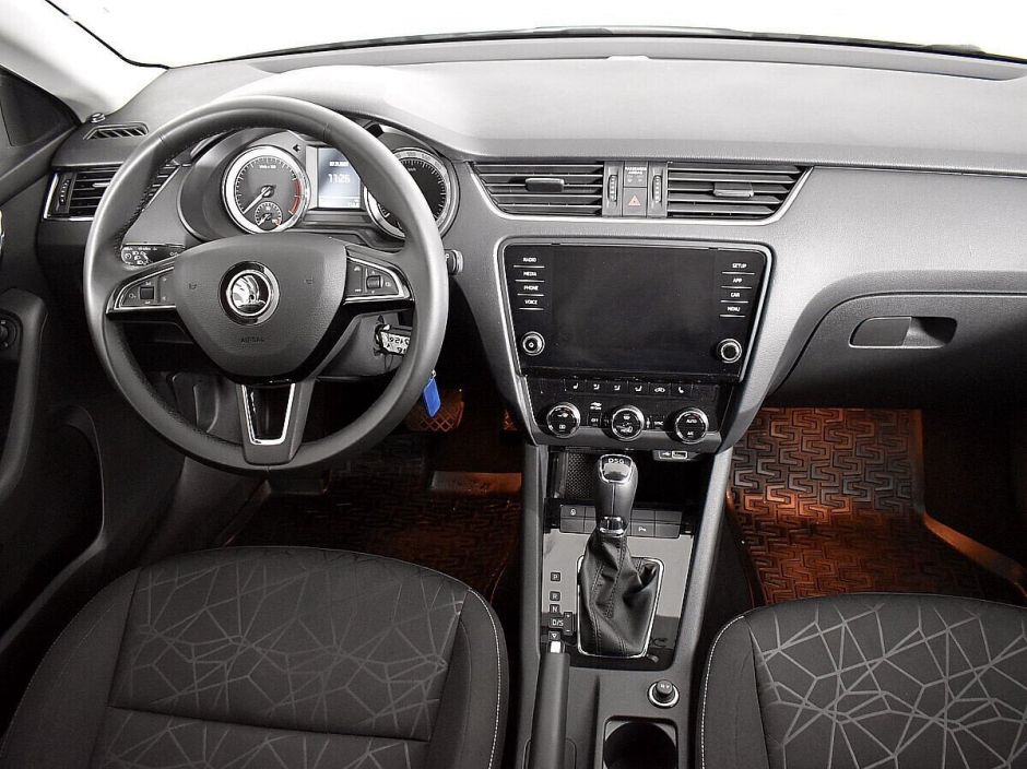 Skoda Octavia 1.4 РКПП, 2020, 42 000 км фото 6