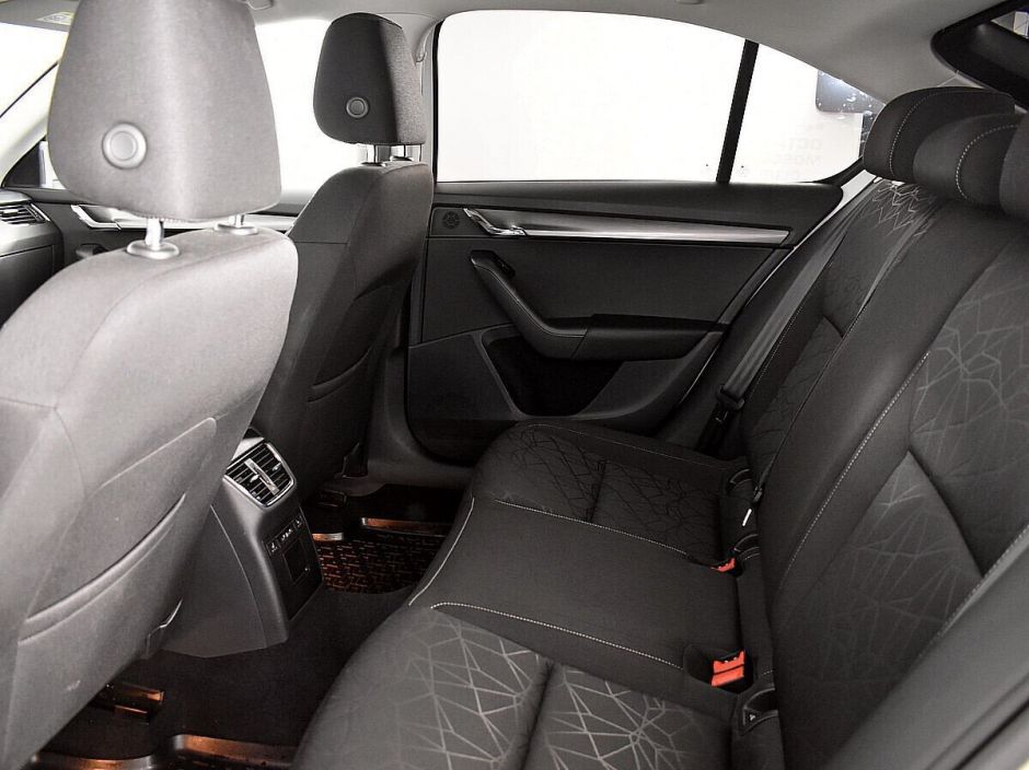 Skoda Octavia 1.4 РКПП, 2020, 42 000 км фото 9