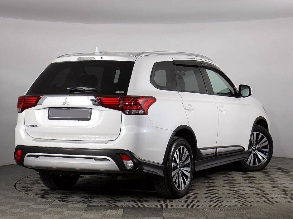 Mitsubishi Outlander 2.0 CVT, 2020, 38 000 км фото 2