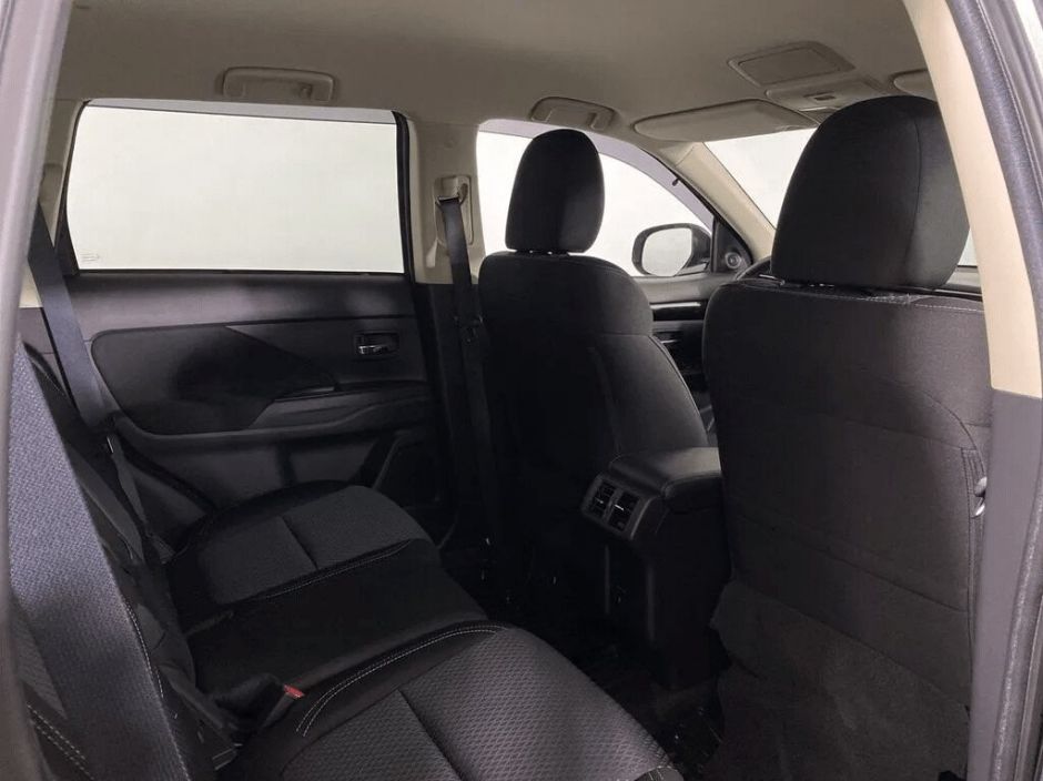 Mitsubishi Outlander 2.0 CVT, 2020, 35 000 км фото 9