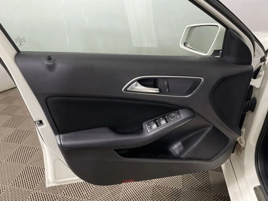 Mercedes-Benz A-Класс 1.6 РКПП, 2017, 72 000 км фото 3