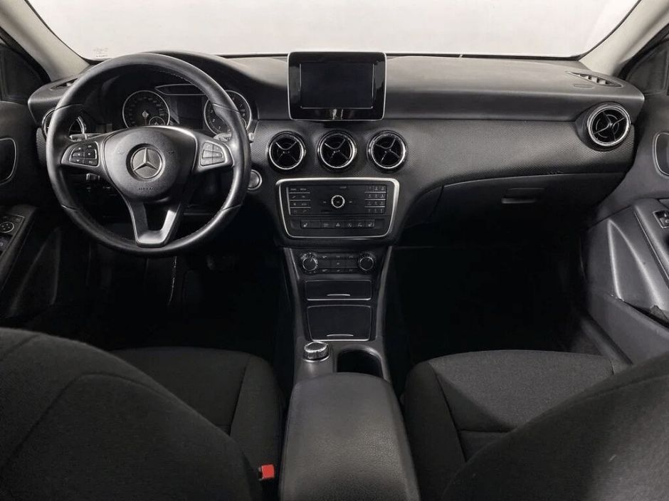 Mercedes-Benz A-Класс 1.6 РКПП, 2017, 72 000 км фото 6