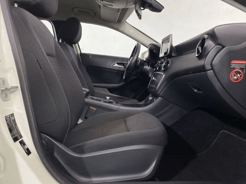 Mercedes-Benz A-Класс 1.6 РКПП, 2017, 72 000 км фото 9