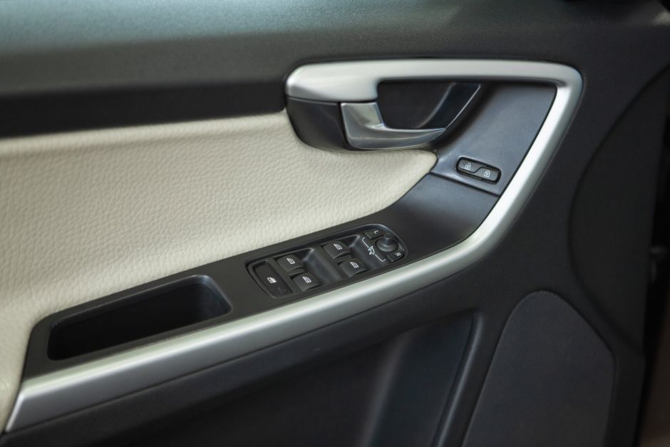 Volvo XC60 2.4 АКПП, 2011, 144 231 км фото 7