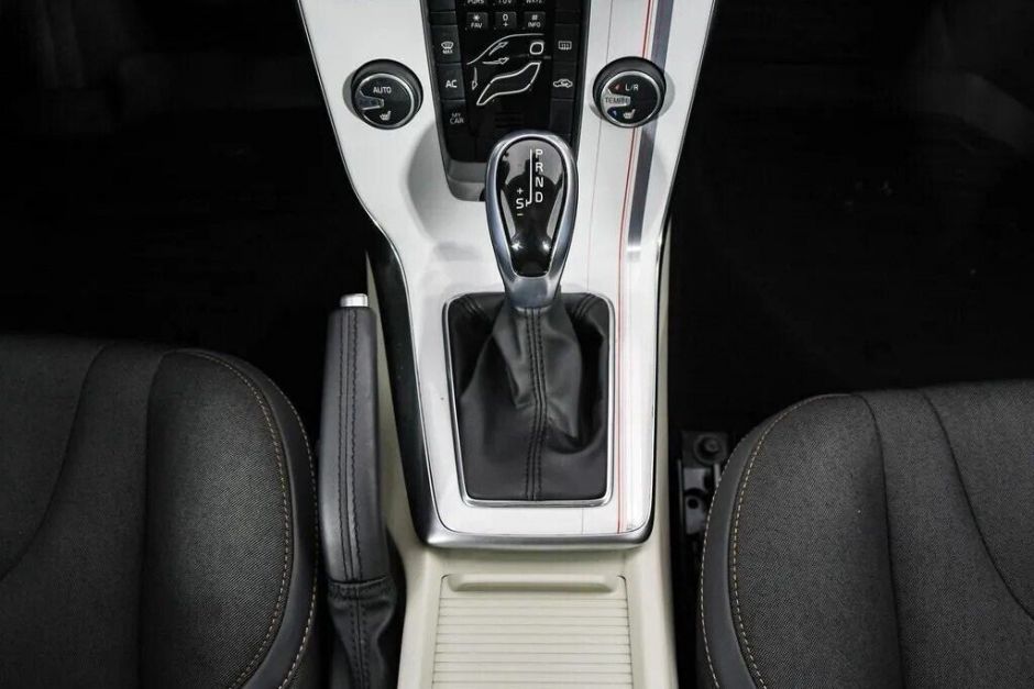 Volvo V40 1.6 РКПП, 2014, 114 000 км фото 7