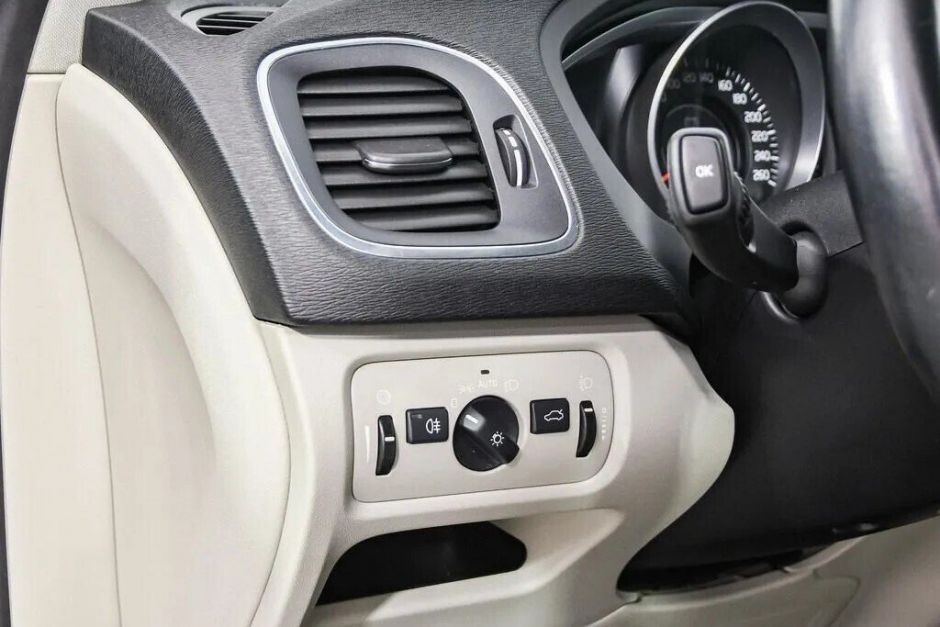 Volvo V40 1.6 РКПП, 2014, 114 000 км фото 8