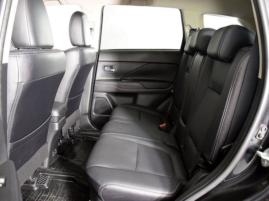 Mitsubishi Outlander 2.4 CVT, 2018, 68 000 км фото 10