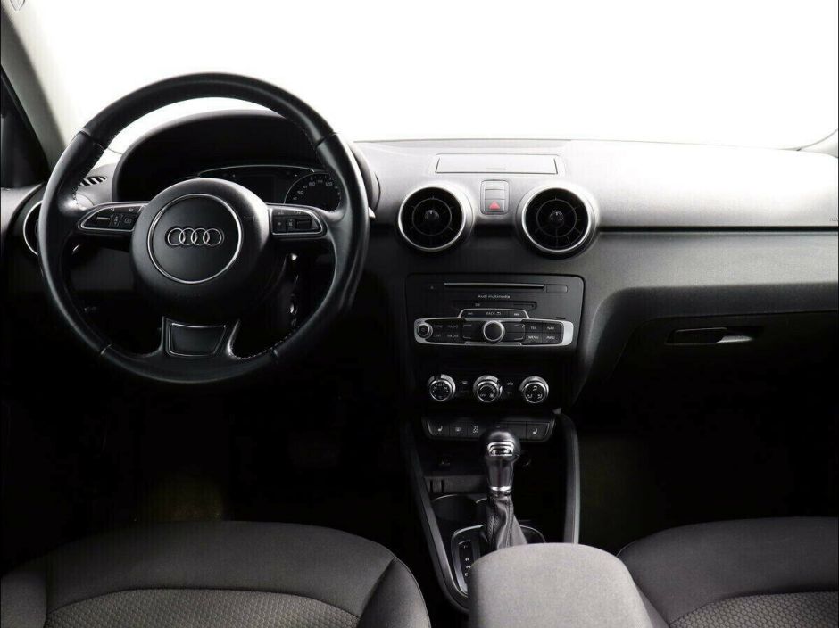Audi A1 1.4 РКПП, 2015, 104 000 км фото 6