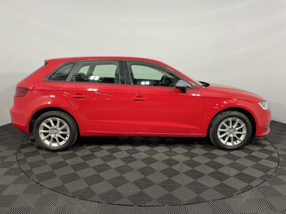 Audi A3 1.8 РКПП, 2015, 88 000 км фото 8