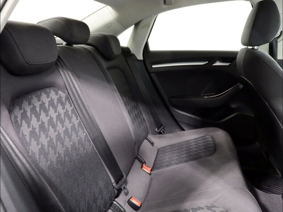 Audi A3 1.4 РКПП, 2015, 97 000 км фото 10