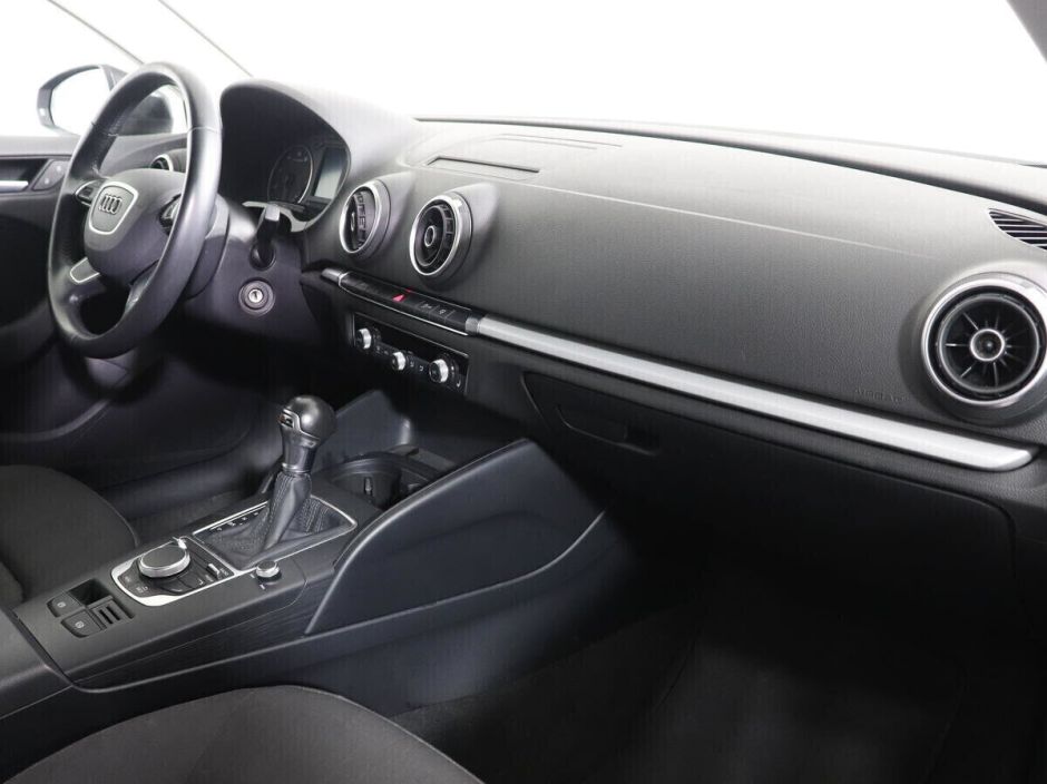 Audi A3 1.2 РКПП, 2015, 110 000 км фото 10