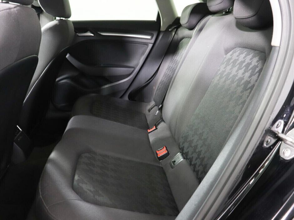 Audi A3 1.2 РКПП, 2015, 110 000 км фото 12