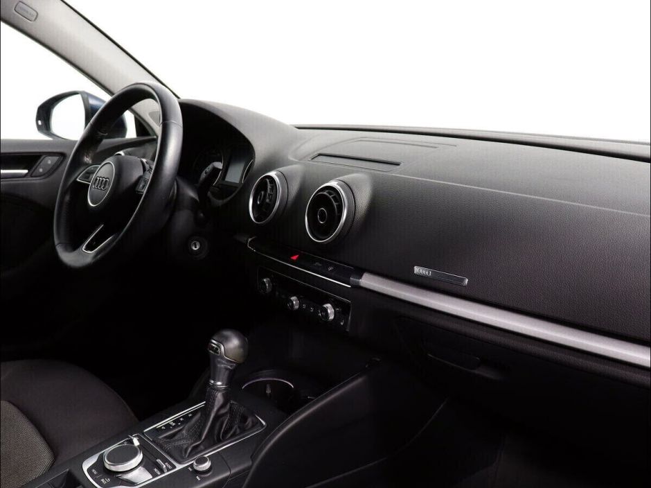 Audi A3 1.5 РКПП, 2018, 74 000 км фото 8