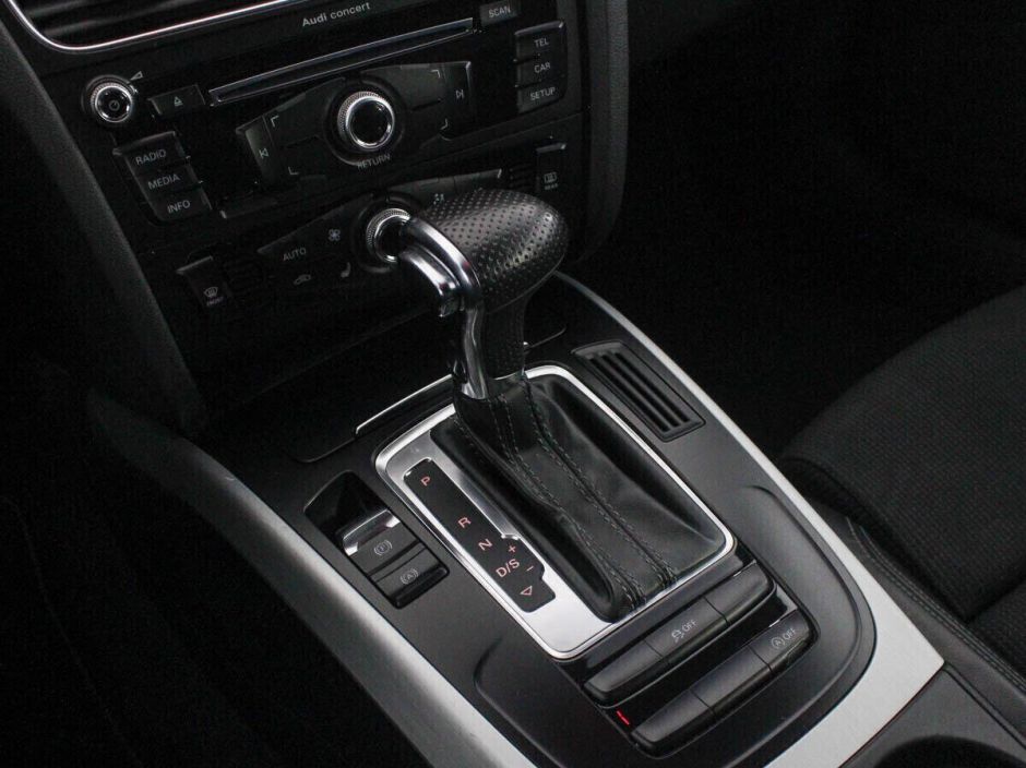 Audi A4 2.0 РКПП, 2011, 148 000 км фото 13