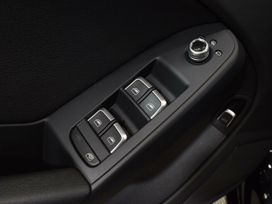 Audi A4 1.8 CVT, 2015, 107 000 км фото 5