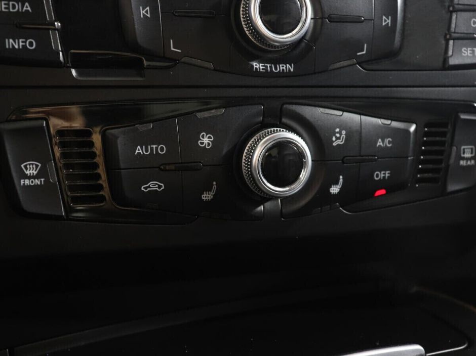 Audi A4 1.8 CVT, 2015, 107 000 км фото 11