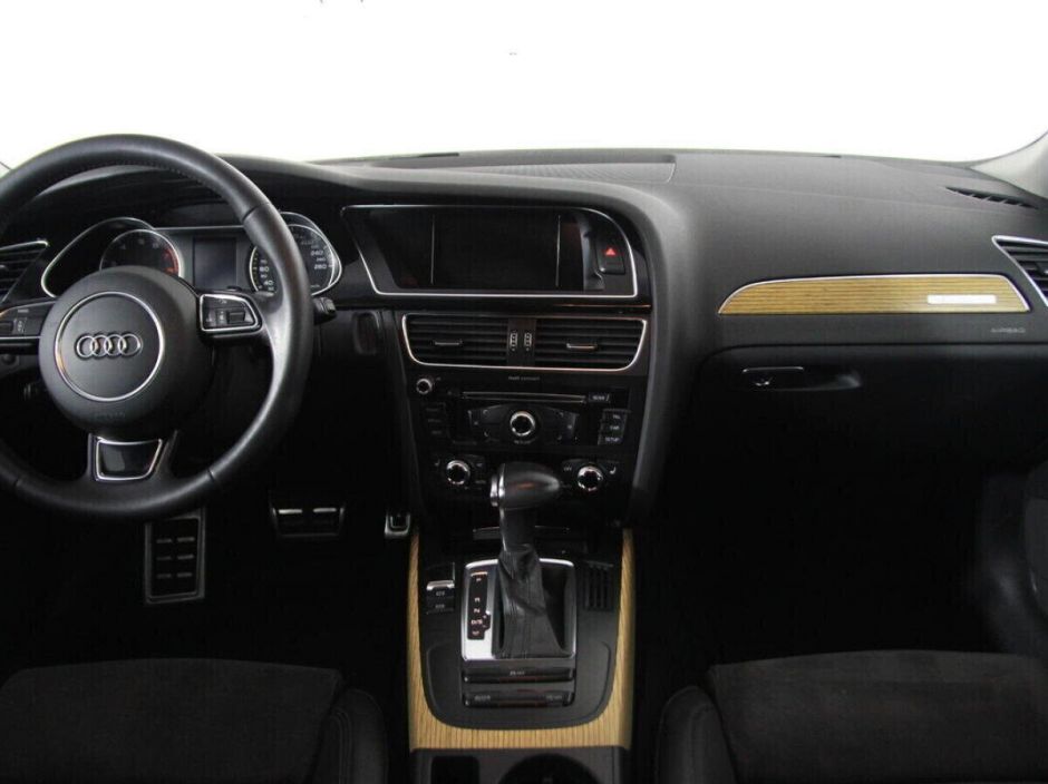 Audi A4 2.0 РКПП, 2011, 145 000 км фото 9