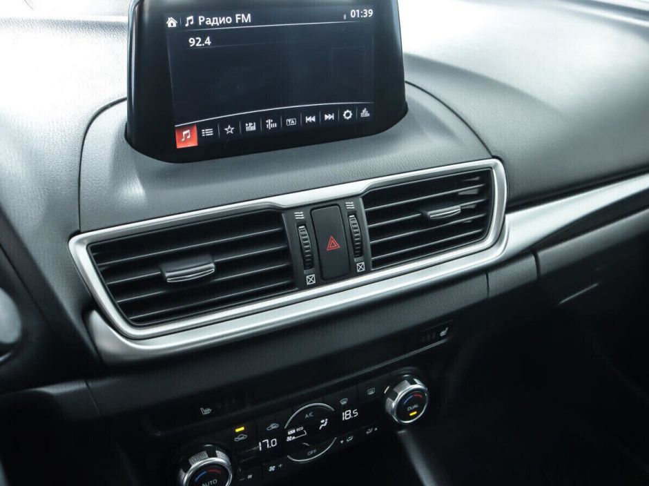 Mazda 3 1.5 АКПП, 2018, 69 000 км фото 12