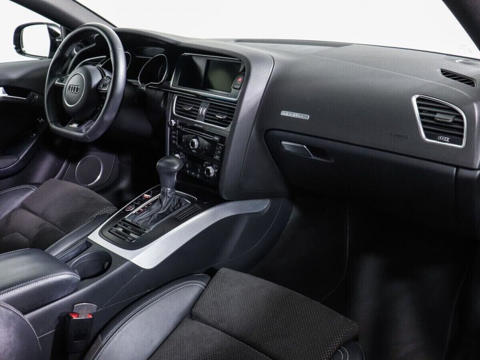 Audi A5 2.0 РКПП, 2016, 85 000 км фото 12