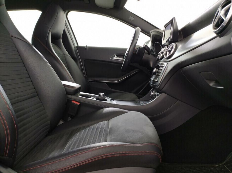 Mercedes-Benz GLA 2.0 РКПП, 2015, 100 000 км фото 11