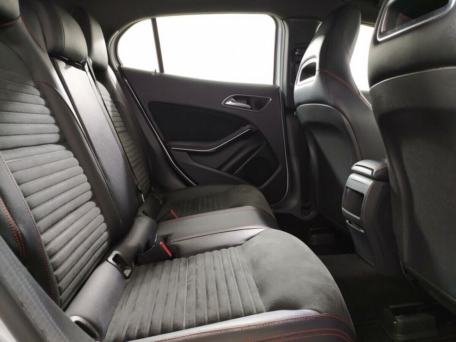 Mercedes-Benz GLA 2.0 РКПП, 2015, 100 000 км фото 12