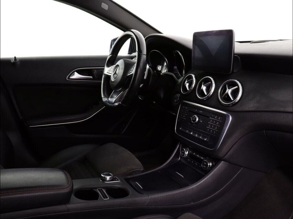 Mercedes-Benz GLA 1.6 РКПП, 2016, 83 000 км фото 10