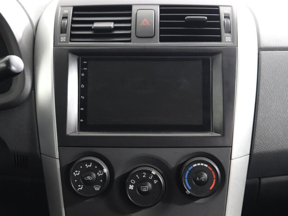 Toyota Corolla 1.3 МКПП, 2012, 131 000 км фото 7