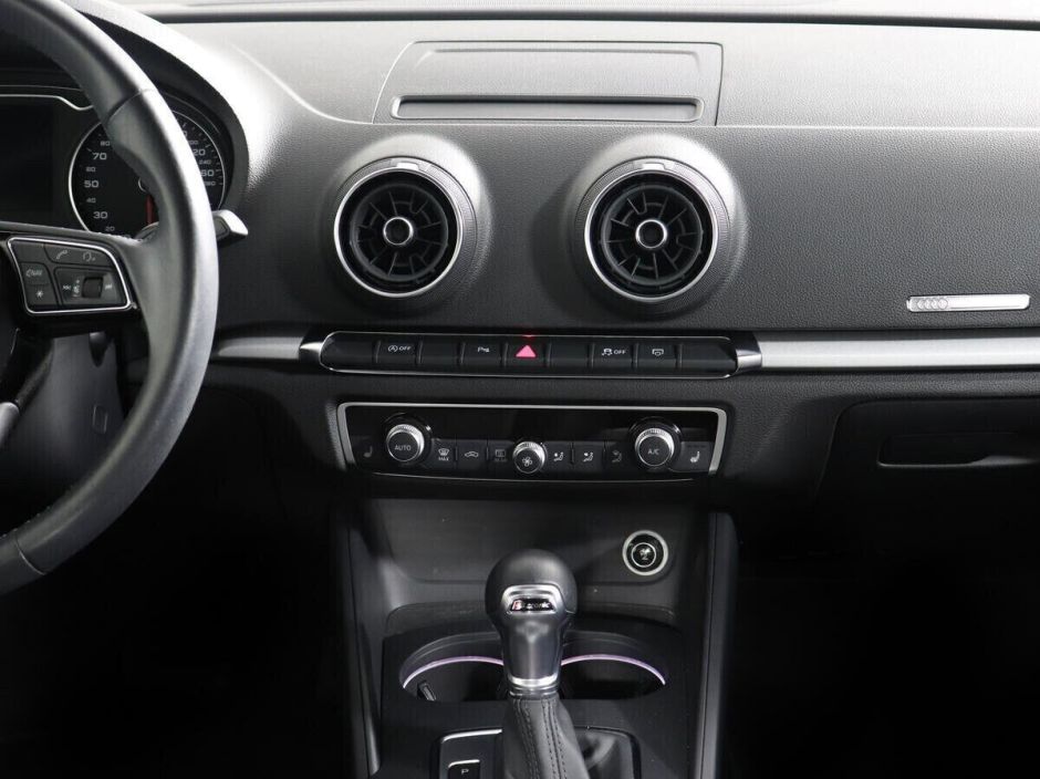 Audi A3 1.5 РКПП, 2019, 55 000 км фото 10